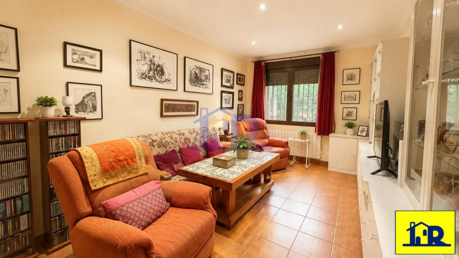 Living room of Houses for sale in Cuenca  with Heating and Storage room