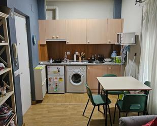 Cuina de Apartament de lloguer en Cáceres Capital amb Aire condicionat, Jardí privat i Balcó