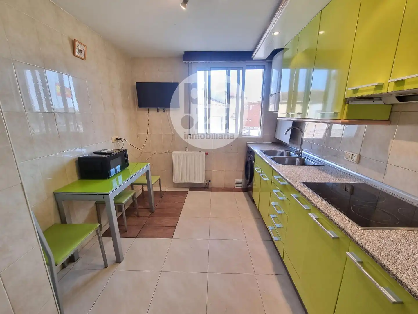 Cocina de Piso en venta en San Mamés de Burgos con Calefacción y Trastero
