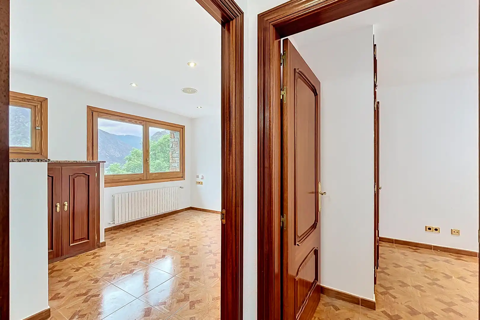 Haus oder Chalet zur Miete in Escaldes – Engordany mit Heizung, Privatgarten und Parkett