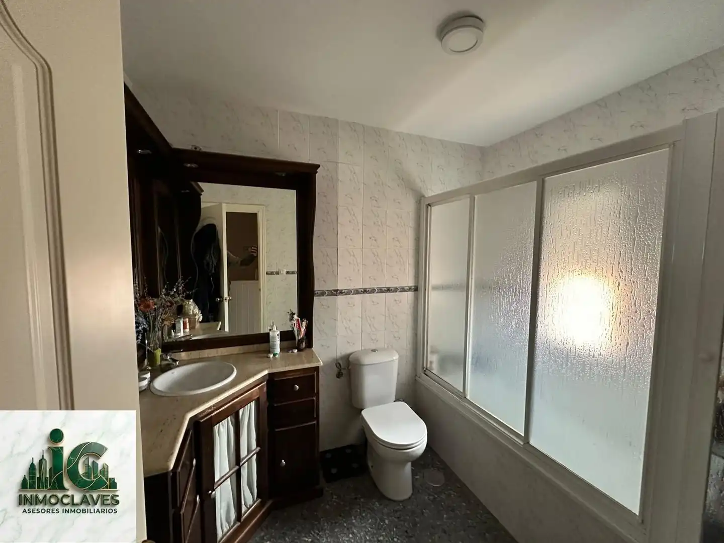 Bathroom of Detached homes for sale in Algeciras  with Private garden, Swimming Pool and Community pool