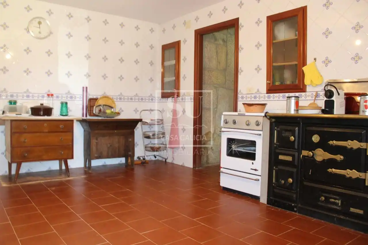 Küche von Country house zum Verkauf in A Lama   mit Privatgarten