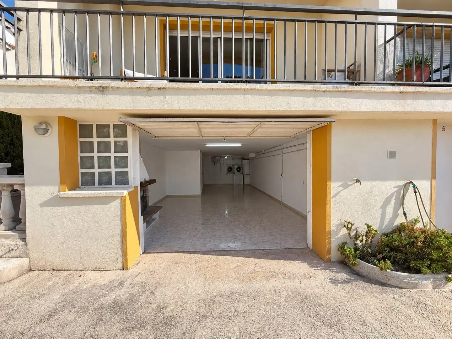 Parking de Casa adosada en venta en Calafell con Aire acondicionado, Calefacción y Terraza