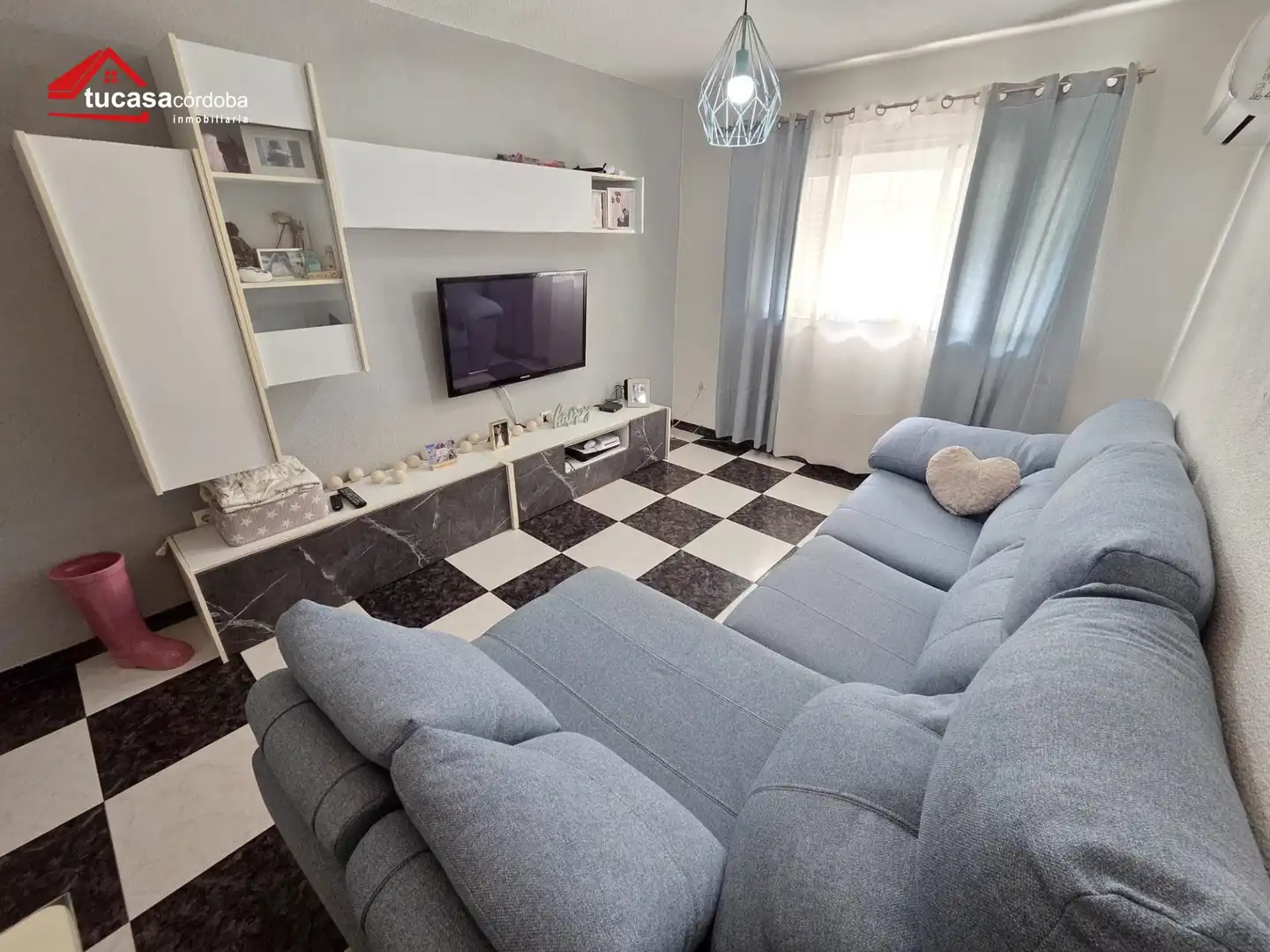 Sala d'estar de Pis en venda en Córdoba amb Aire condicionat i Moblat