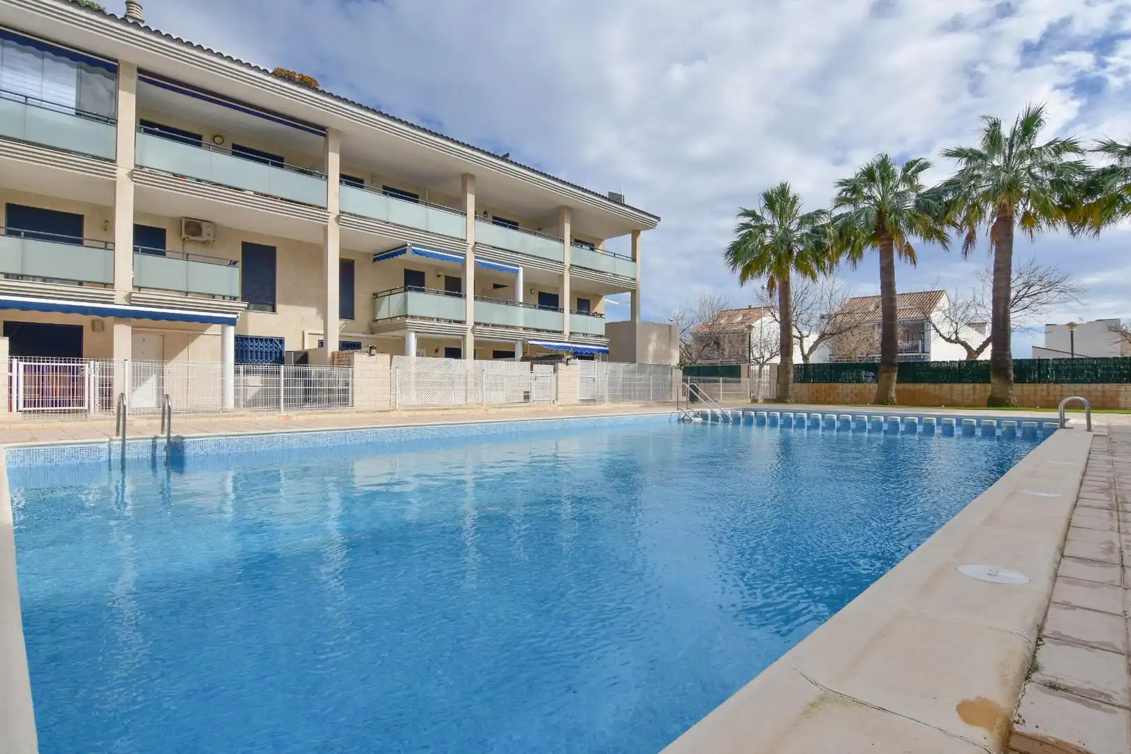 Piscina de Piso de alquiler en Puçol con Aire acondicionado, Jardín privado y Terraza