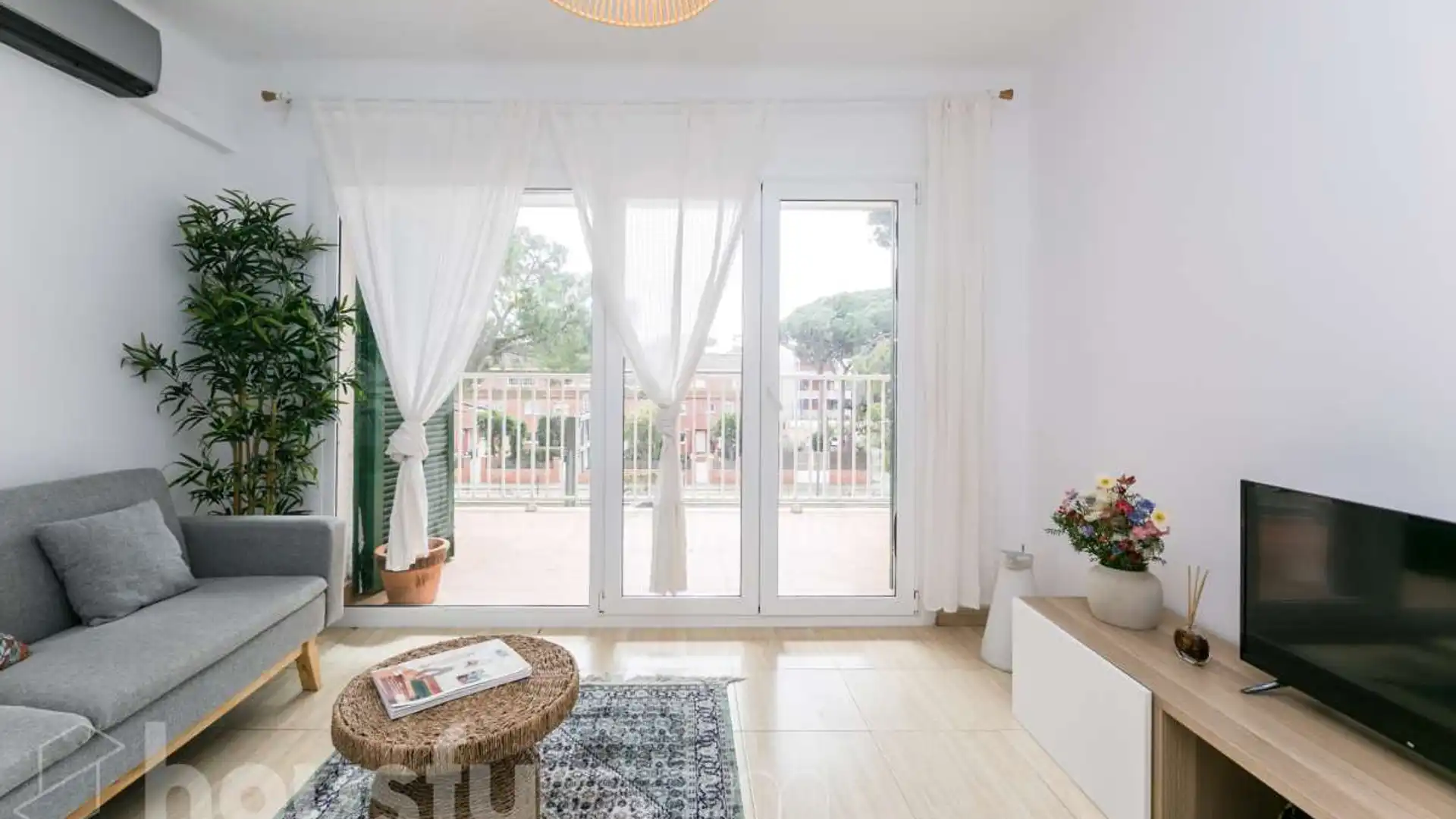 Sala d'estar de Pis en venda en Castelldefels amb Aire condicionat i Traster