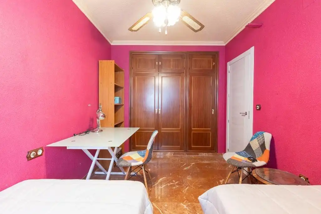 Habitación de Casa adosada en venta en Granada con Terraza