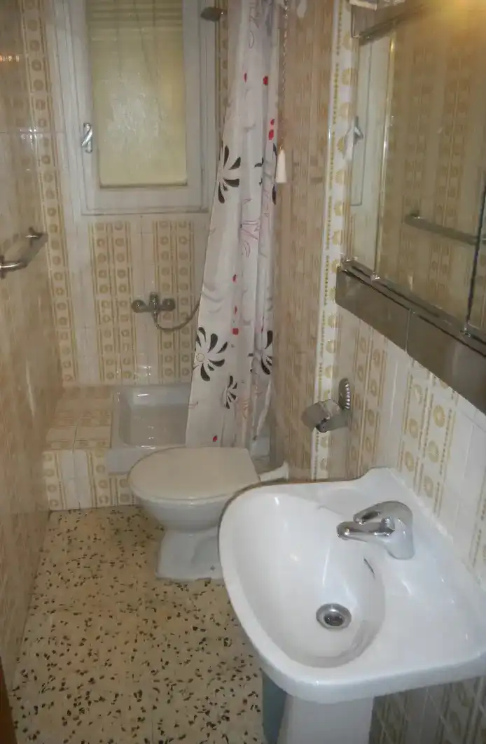Baño de Piso de alquiler en Tarragona con Terraza, Amueblado y Horno
