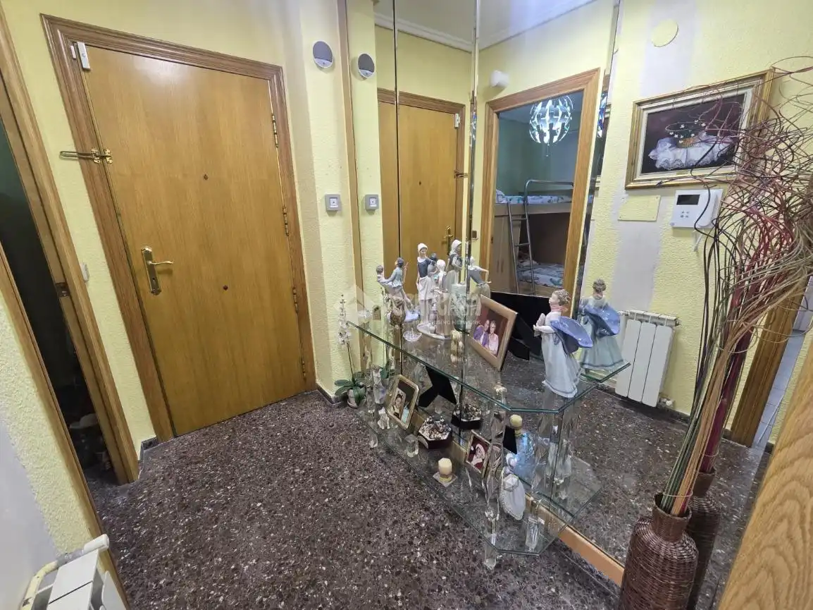 Flat for sale in Valencia  with Air Conditioner, Heating and Balcony
