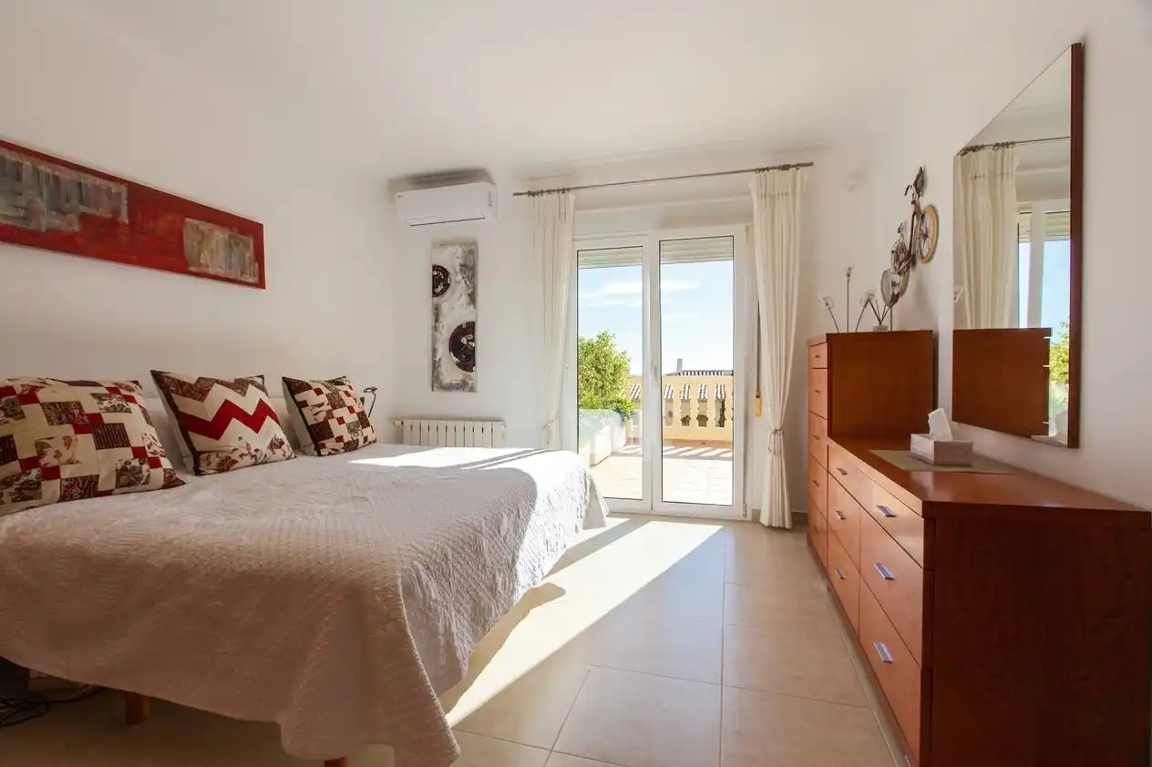 Dormitori de Casa o xalet en venda en Calpe / Calp amb Aire condicionat, Calefacció i Jardí privat