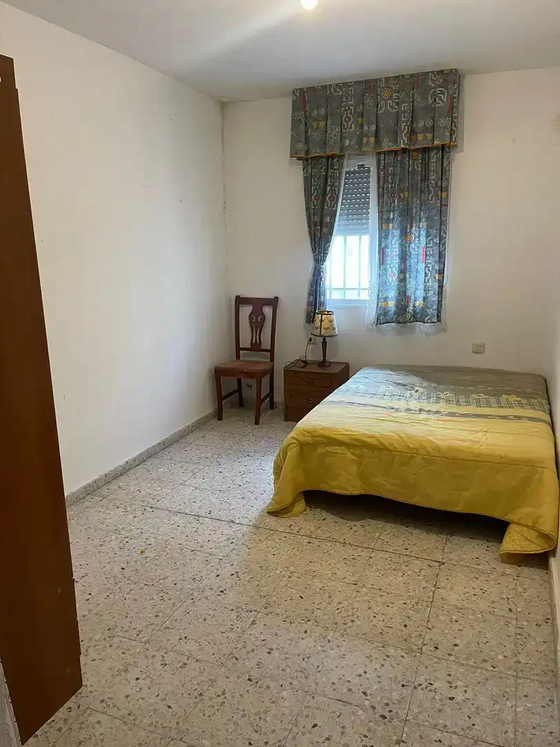 Schlafzimmer von Erdgeschoss zur Miete in Villar del Rey mit Möbliert, Ofen und Waschmaschine