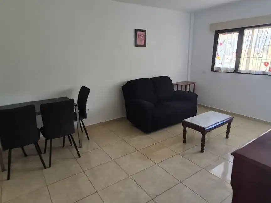 Sala d'estar de Pis de lloguer en San Cristóbal de la Laguna amb Moblat, Forn i Rentadora