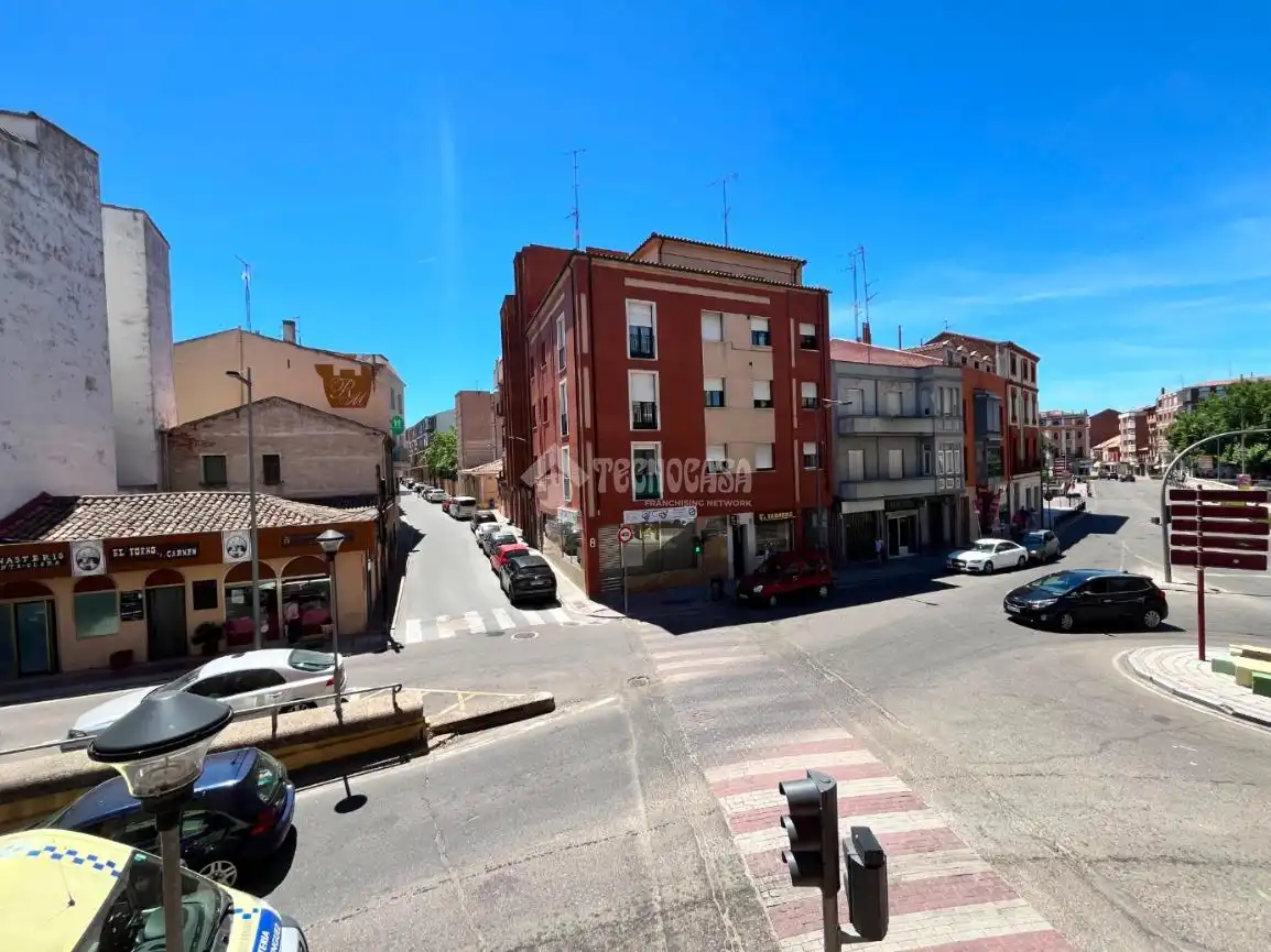 Vista exterior de Piso en venta en Medina del Campo con Calefacción