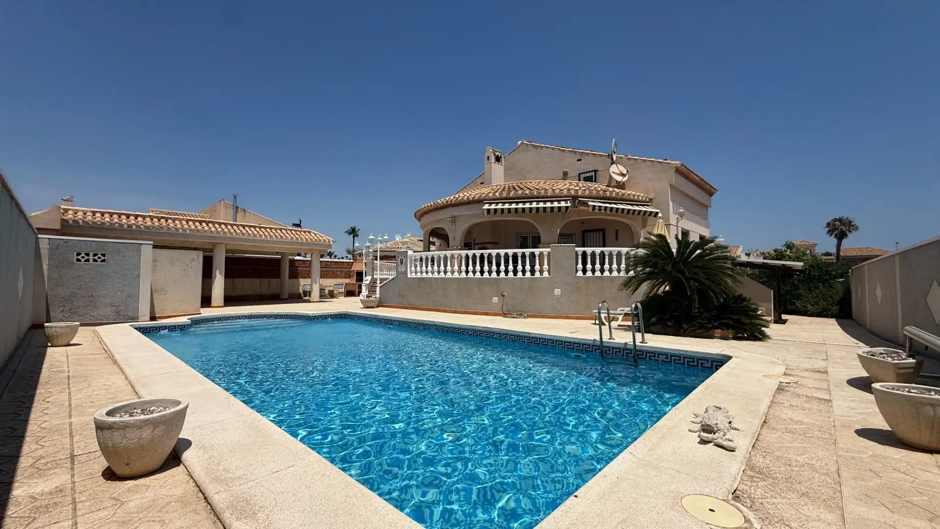 Xalet amb piscina en venda a P FLAMENCA CL 5