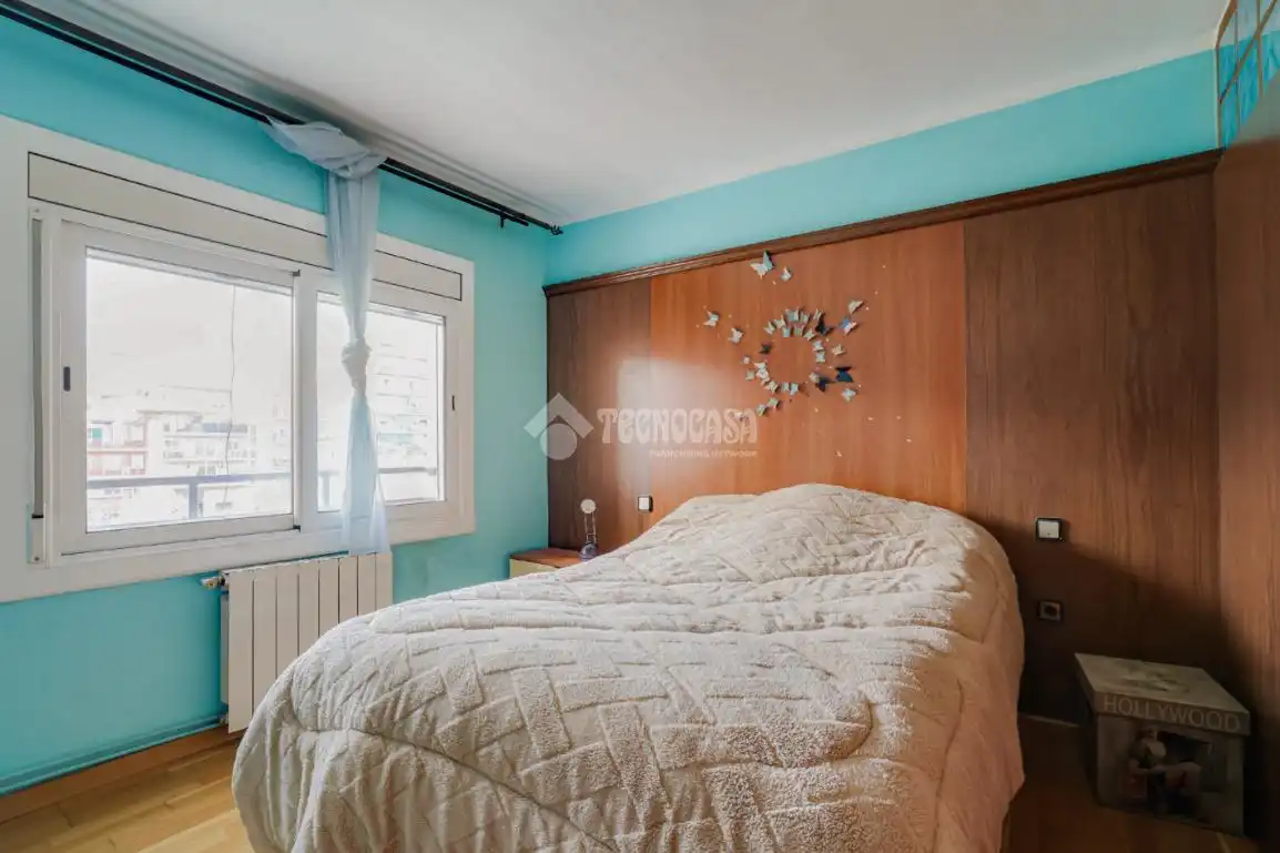 Bedroom of Flat for sale in Rubí