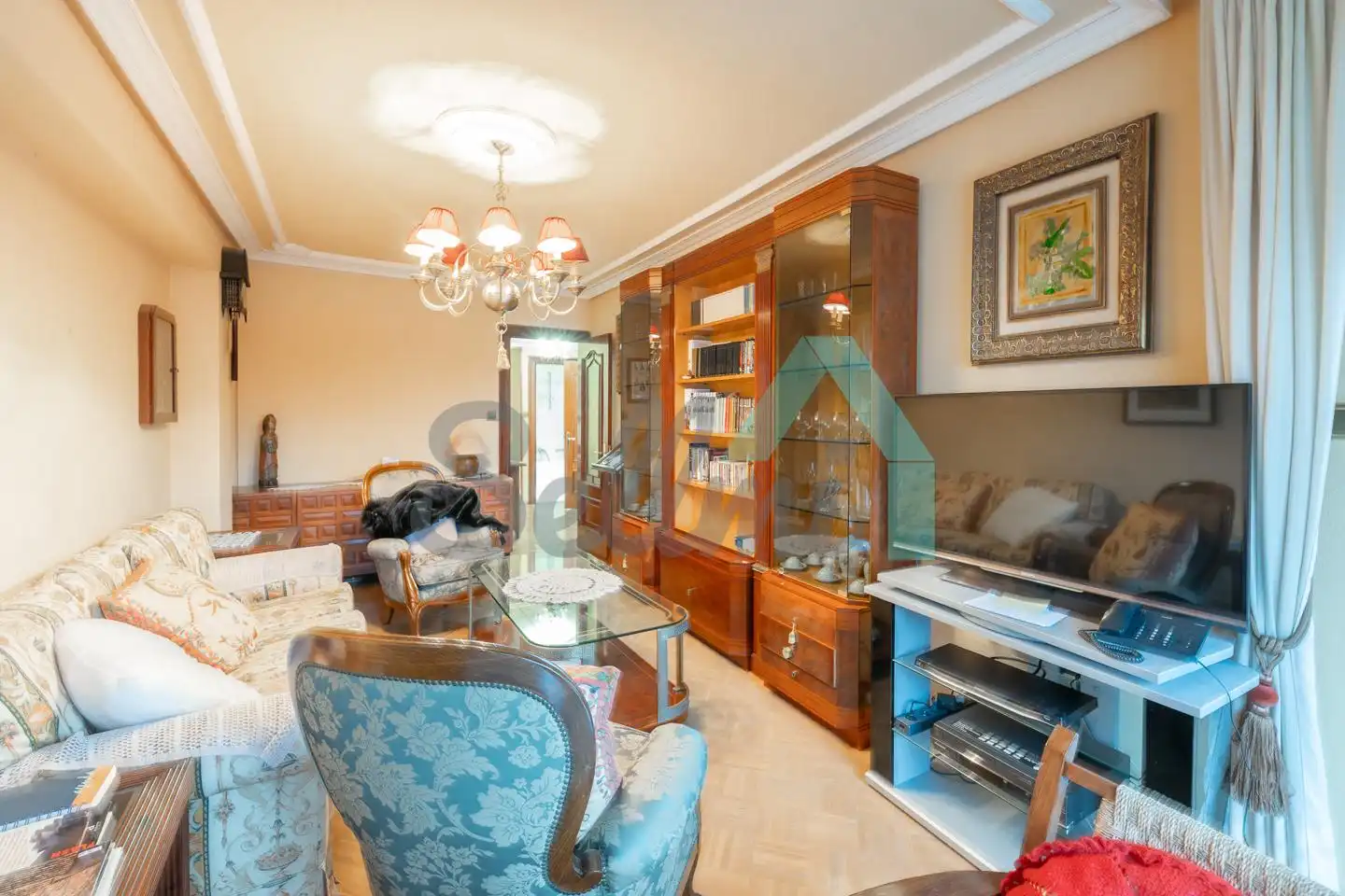 Sala de estar de Piso en venta en Oviedo  con Calefacción, Parquet y Terraza