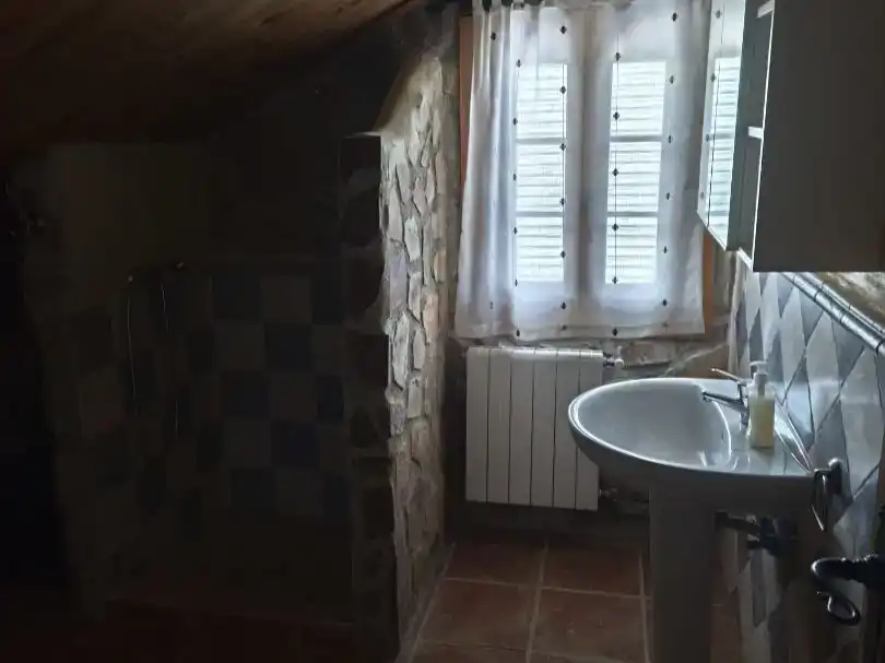 Bany de Casa o xalet en venda en Huéscar amb Jardí privat, Piscina i Moblat