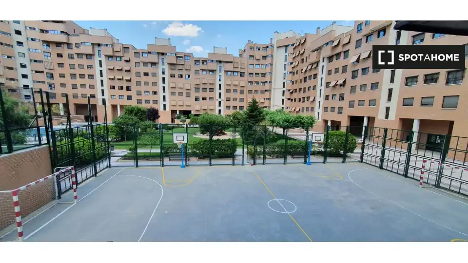 Vista exterior de Piso de alquiler en Madrid con Aire acondicionado, Calefacción y Amueblado