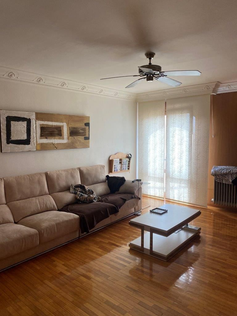 Living room of Flat for sale in Calahorra  with Heating, Parquet flooring and Storage room