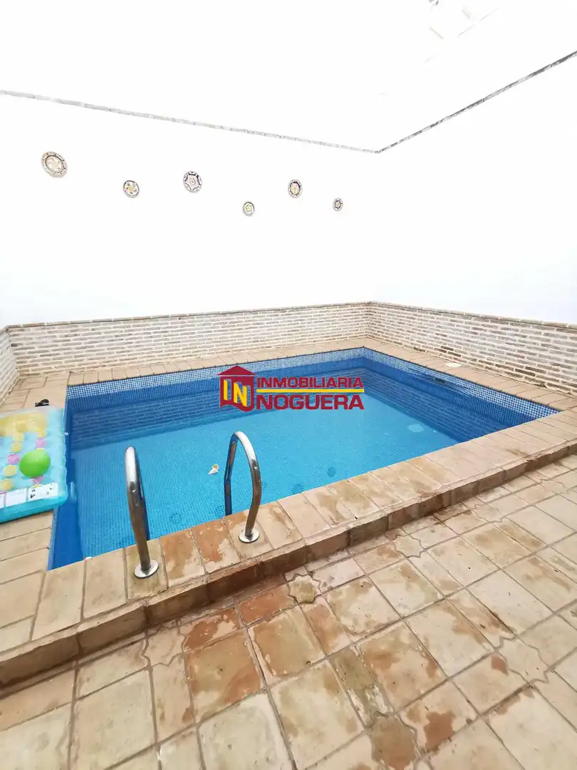 Piscina de Casa o xalet en venda en Écija amb Aire condicionat, Terrassa i Traster