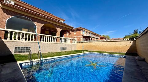 Foto 2 de Casa adosada en venta en Alovera, Guadalajara