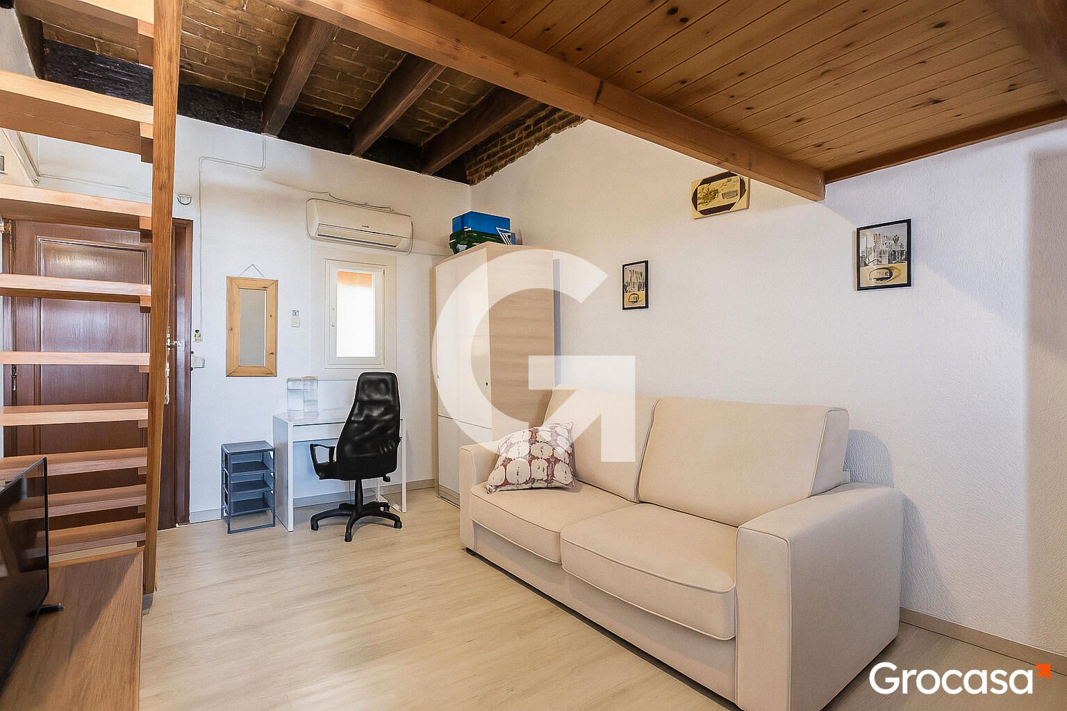 Study for sale in Sants-Badal