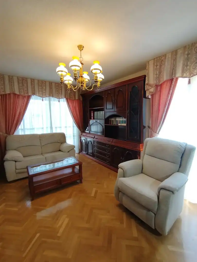 Sala d'estar de Pis en venda en Ávila amb Calefacció, Terrassa i Traster