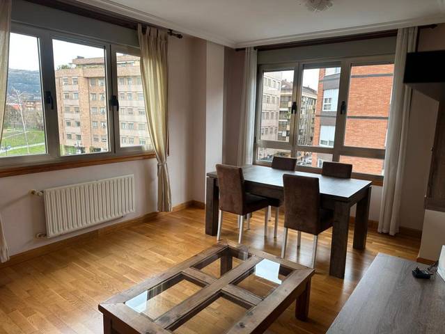 Piso en Alquiler en Avenida Cristo de las Cadenas en El Cristo