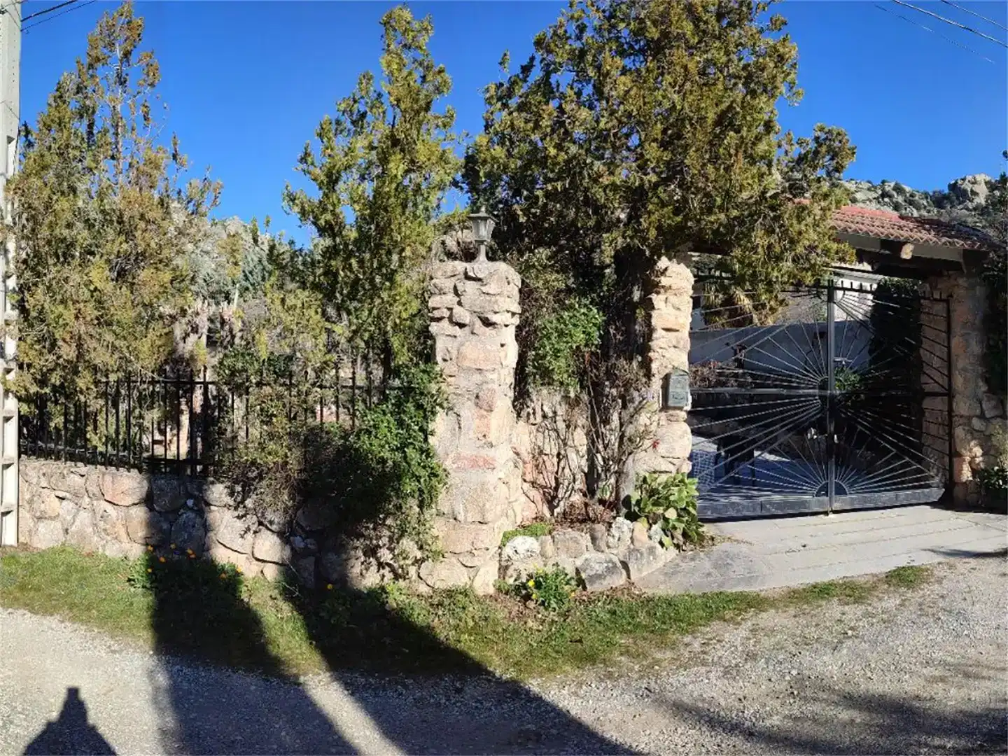Country house zum Verkauf in Valdemanco mit Privatgarten, Abstellraum und Ofen