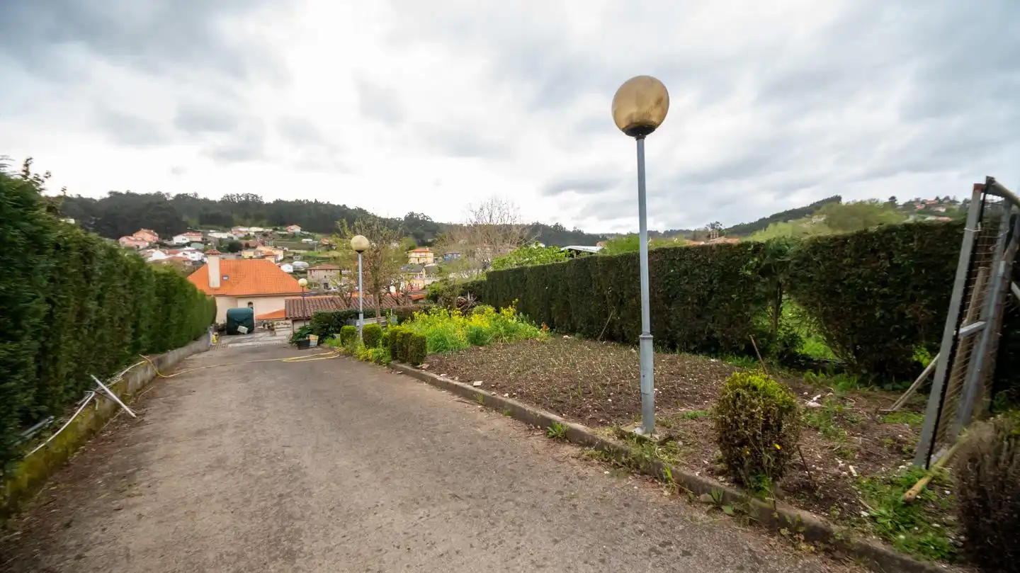 Vista exterior de Casa o xalet en venda en Culleredo amb Jardí privat, Terrassa i Traster