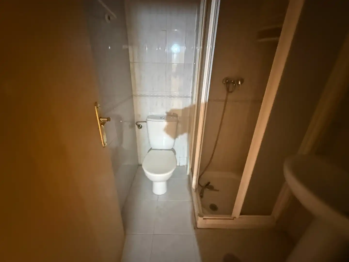 Bathroom of Flat for sale in Madrid  with Air Conditioner, Heating and Storage room