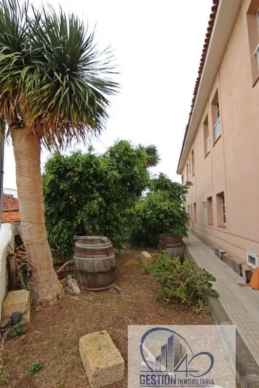 Vista exterior de Edificio en venta en La Orotava