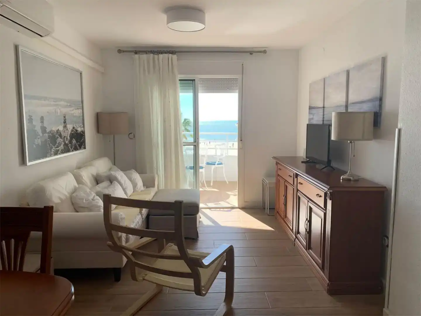 Wohnzimmer von Wohnung zur Miete in Valdelagrana