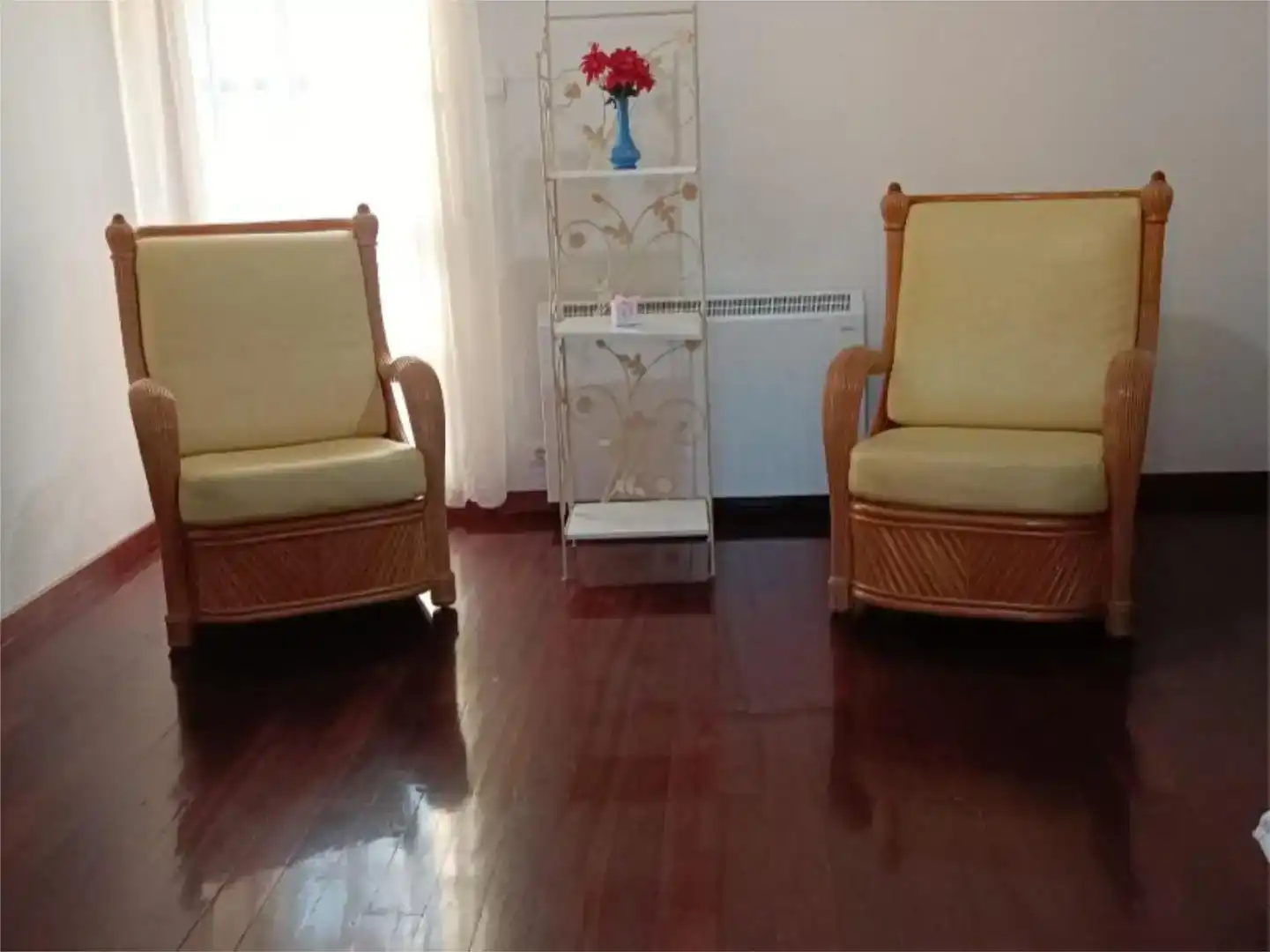 Sala de estar de Piso en venta en San Felices de Buelna, Cantabria