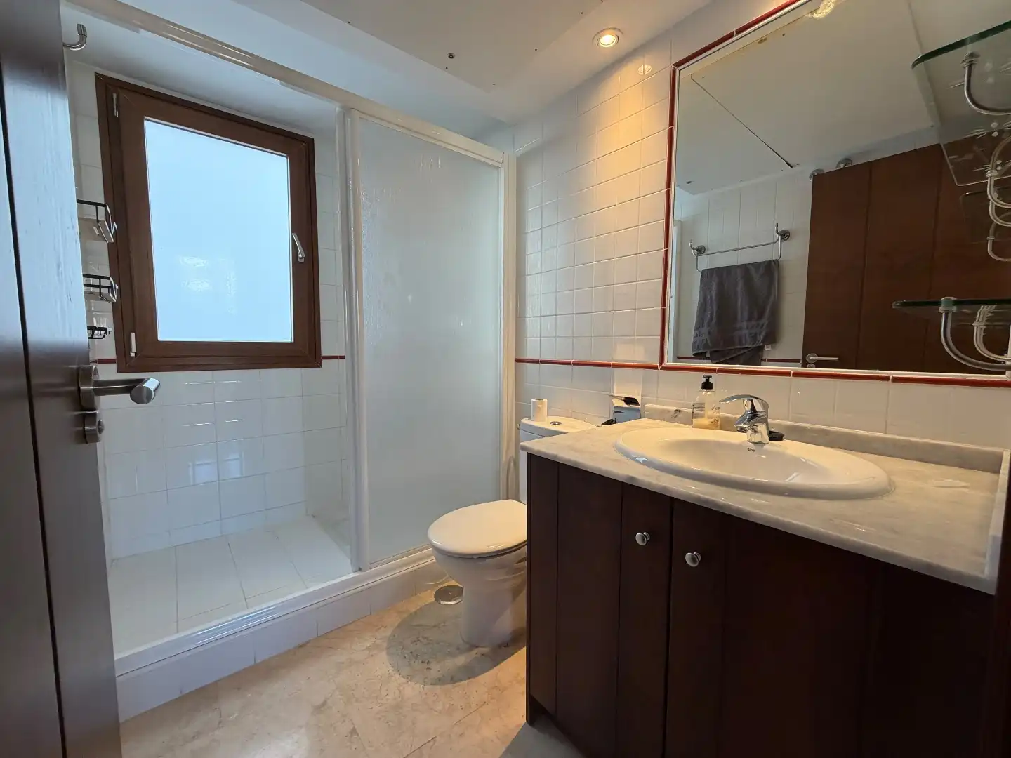 Badezimmer von Wohnung zur Miete in Playa del Acequión, Náufragos y Rocío del Mar