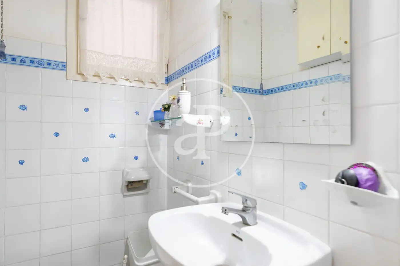Bathroom of Flat for sale in Barcelona  with Heating and Balcony