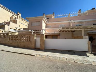 Adosado con balcón en venta en Racó
