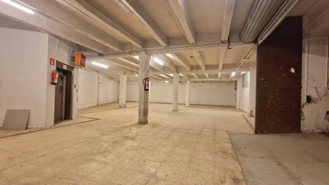 Fabrikhallen zur Miete in Donostia - San Sebastián 
