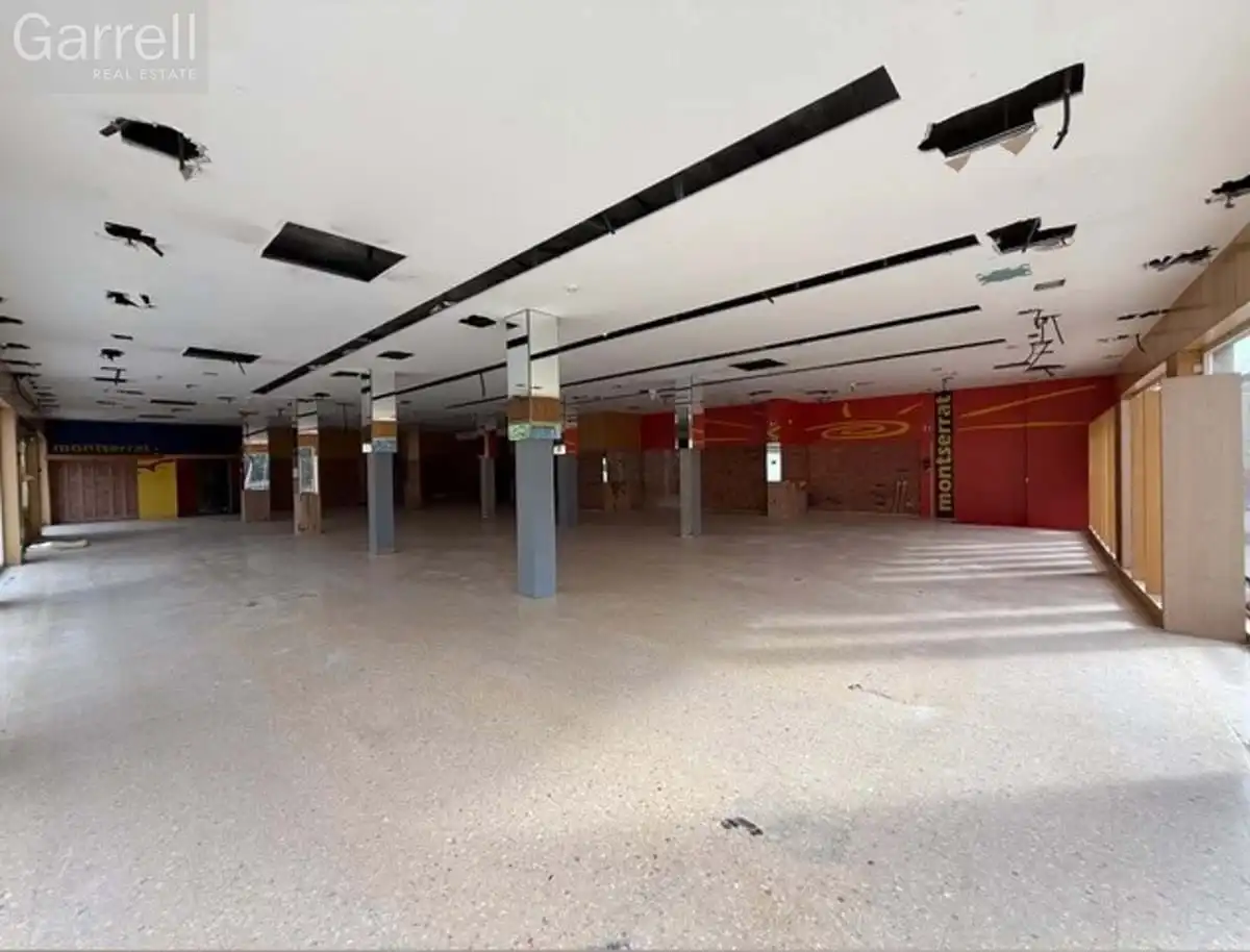 Local comercial en venta en carrer FIGUERES 
Es: Pl: Pt:
 CASTELLO D'EMPURIES (GIRONA), imagen 3