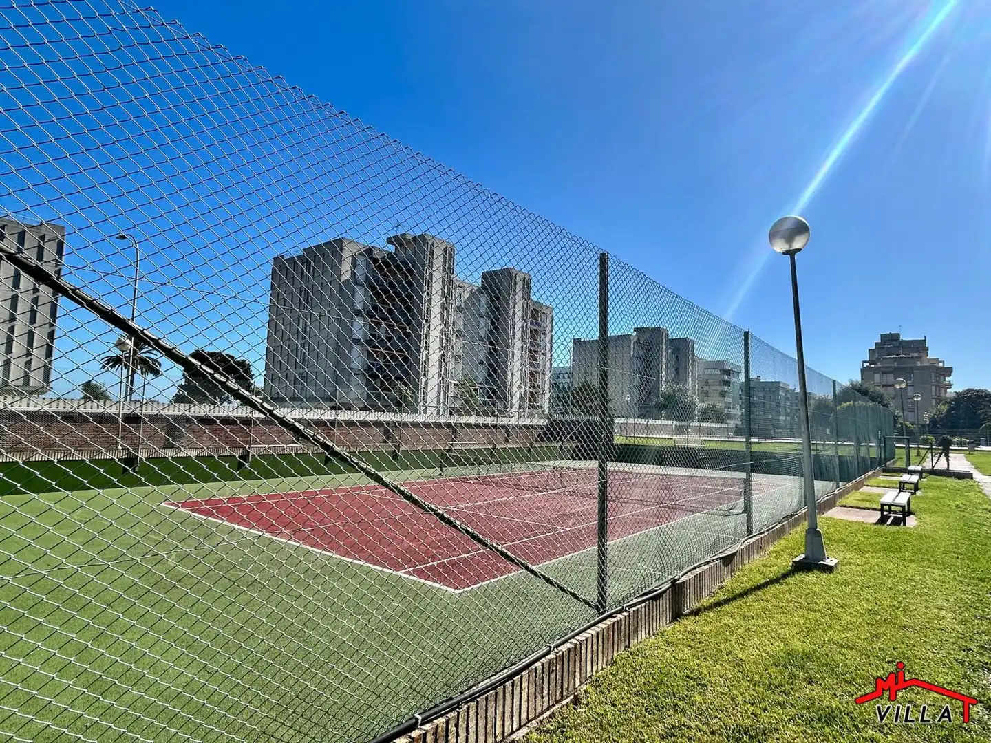 Vista exterior de Piso en venta en Laredo con Calefacción, Terraza y Amueblado