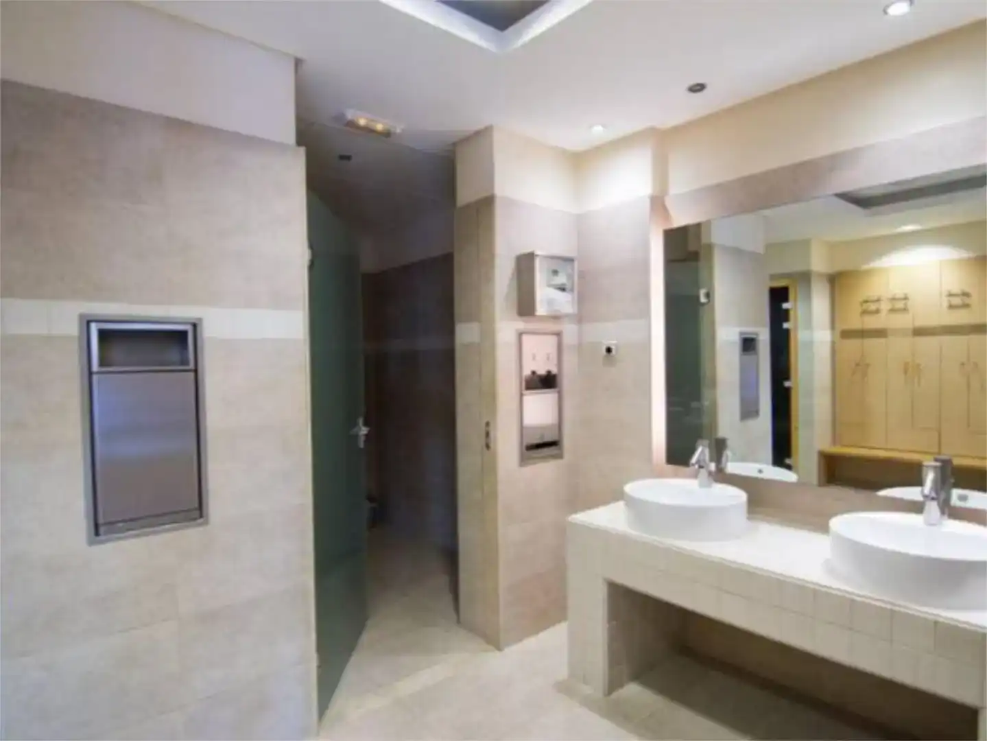 Badezimmer von Wohnung zur Miete in Marbella mit Klimaanlage, Schwimmbad und Balkon