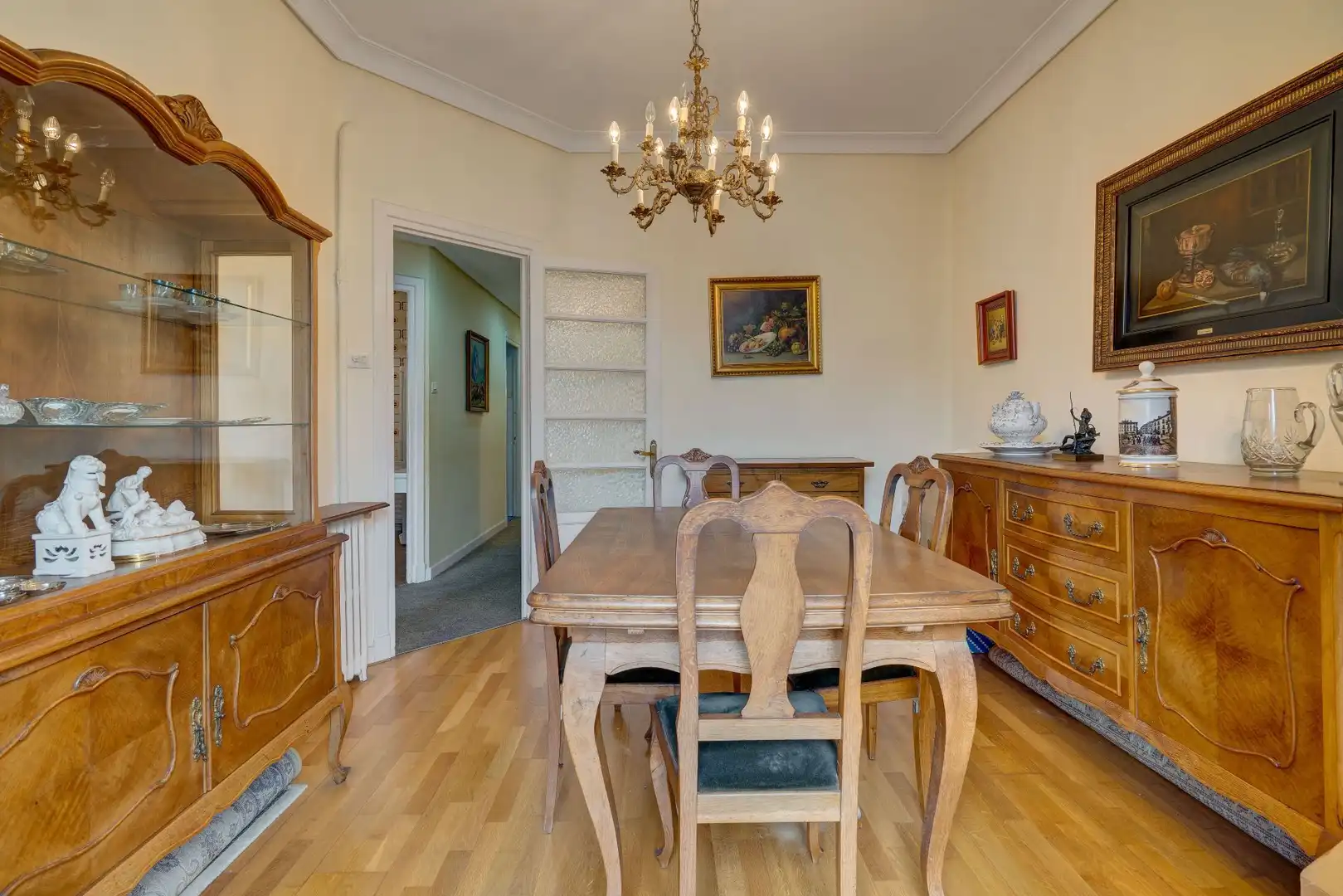 Comedor de Piso en venta en Irun  con Calefacción, Trastero y Amueblado