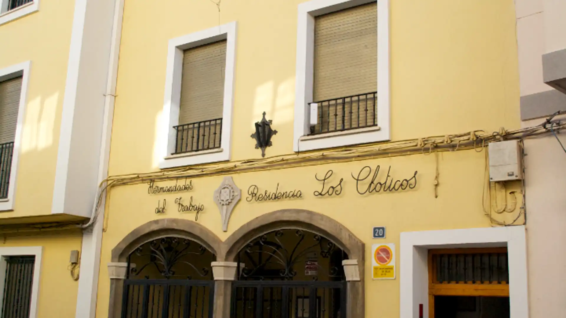 Vista exterior de Edificio en venta en Bejís con Piscina comunitaria