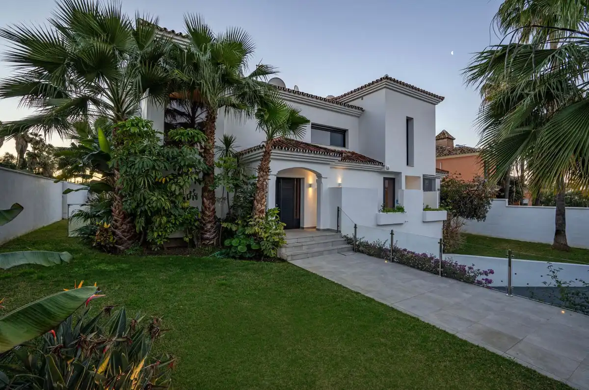 Chalet en venta en Calle Sirio