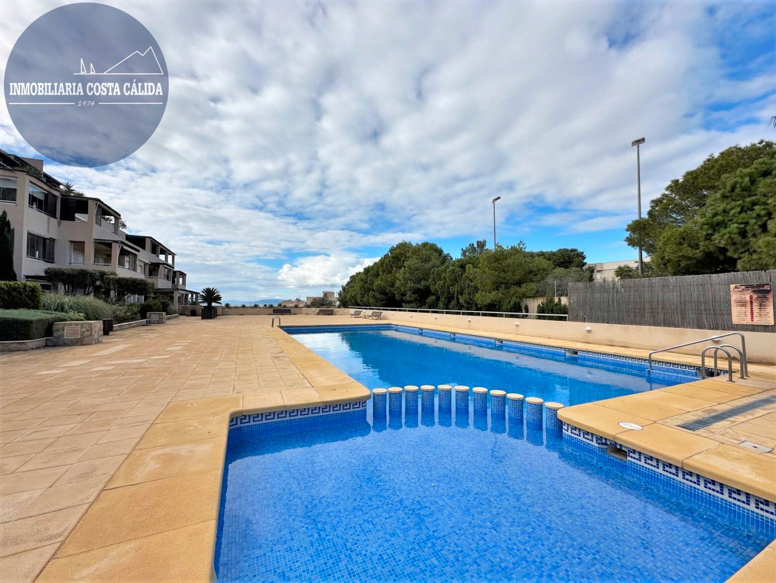 Vista exterior de Pis en venda en Águilas amb Aire condicionat, Calefacció i Terrassa