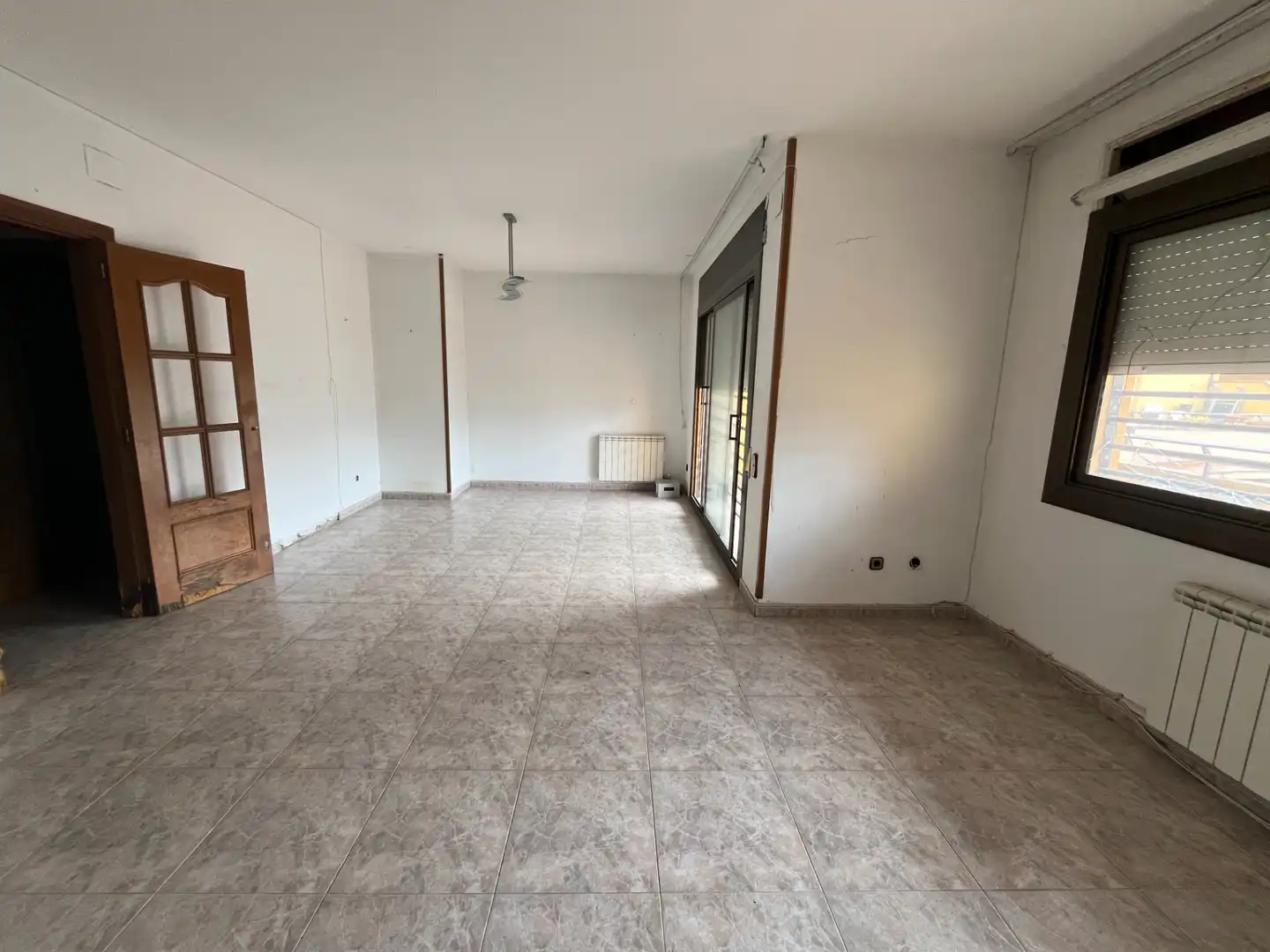 Piso en venta en Girona con Calefacción, Terraza y Balcón