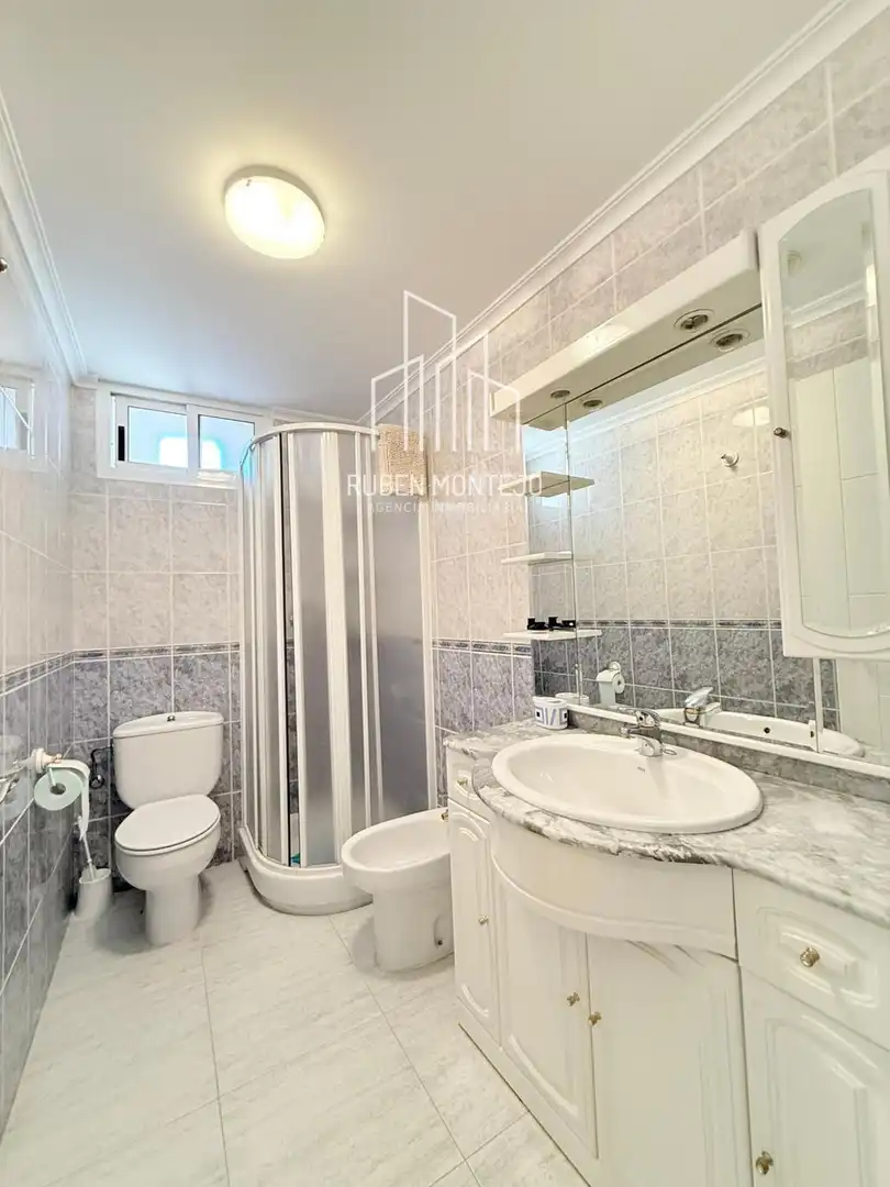 Badezimmer von Wohnung zur Miete in Salamanca mit Heizung, Parkett und Terrasse