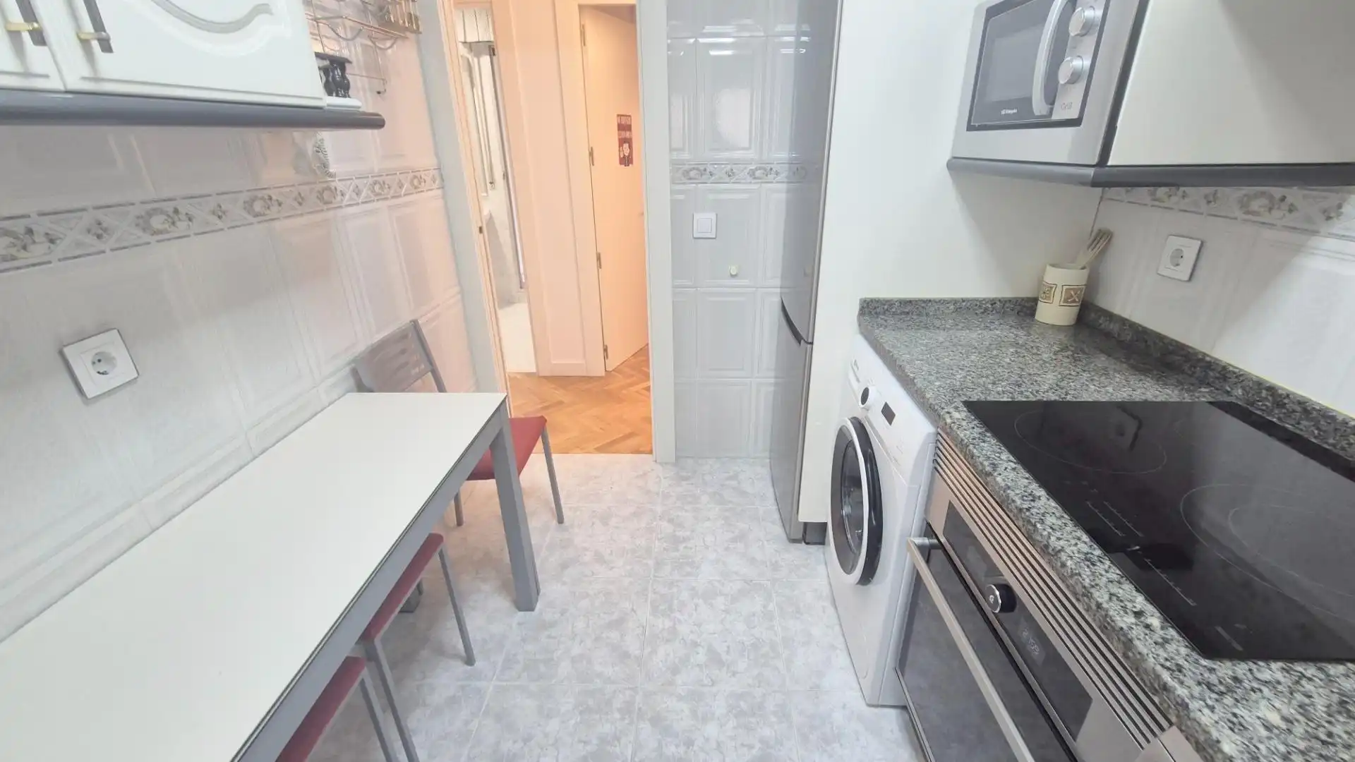 Cocina de Piso de alquiler en Salamanca con Calefacción, Parquet y Amueblado