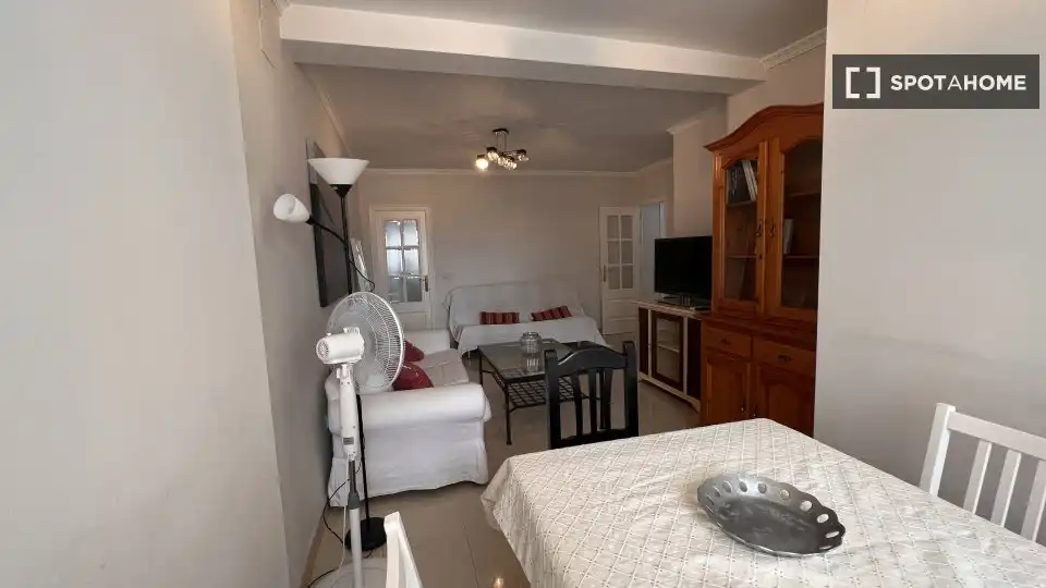 Room in La Calzada - La Florida