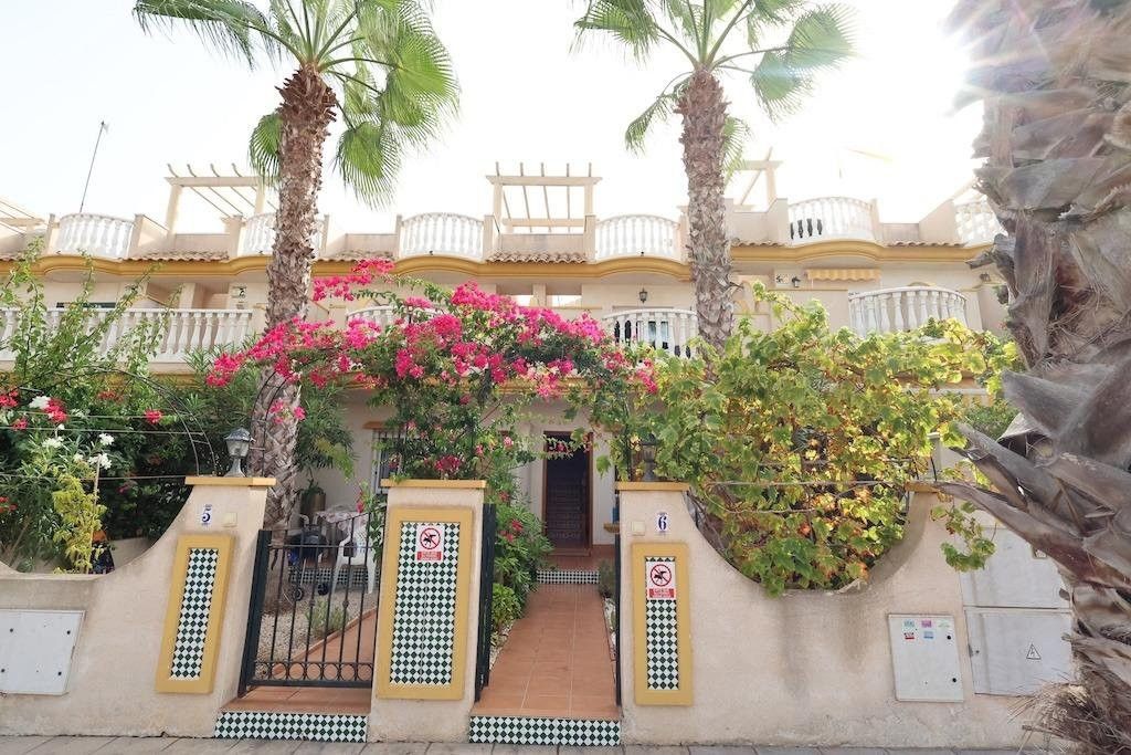 Exterior view of House or chalet for sale in Orihuela  with Private garden, Terrace and Furnished